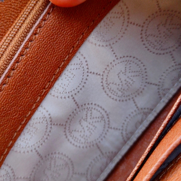 Brown Michael Kors Zip Around Leather Wallet EUC - Picture 5 of 11